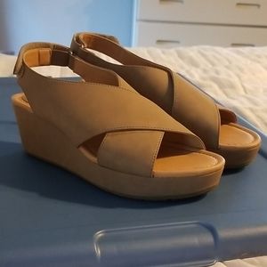 Me Too Wedges